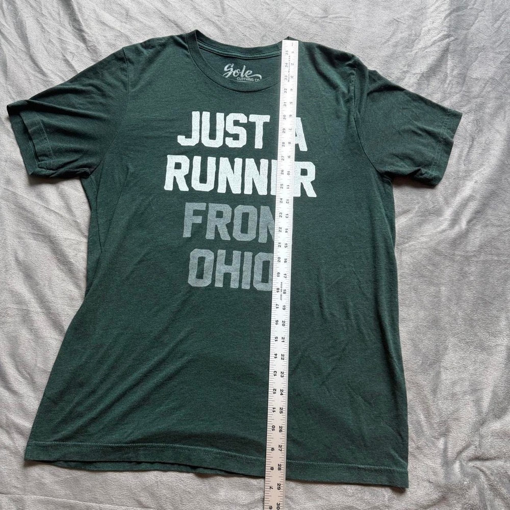 Sole Clothing Co. T-Shirt Mens L Green Just A Runner From Ohio Graphic Tee Crew - Picture 4 of 6